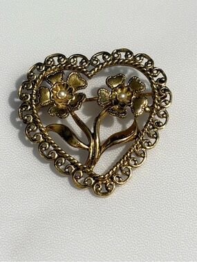 Vintage Gold Tone Floral Open Heart Brooch Pin